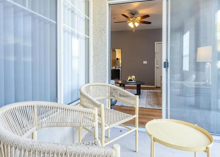 Landing - Modern With Amazing Amenities * Chandler